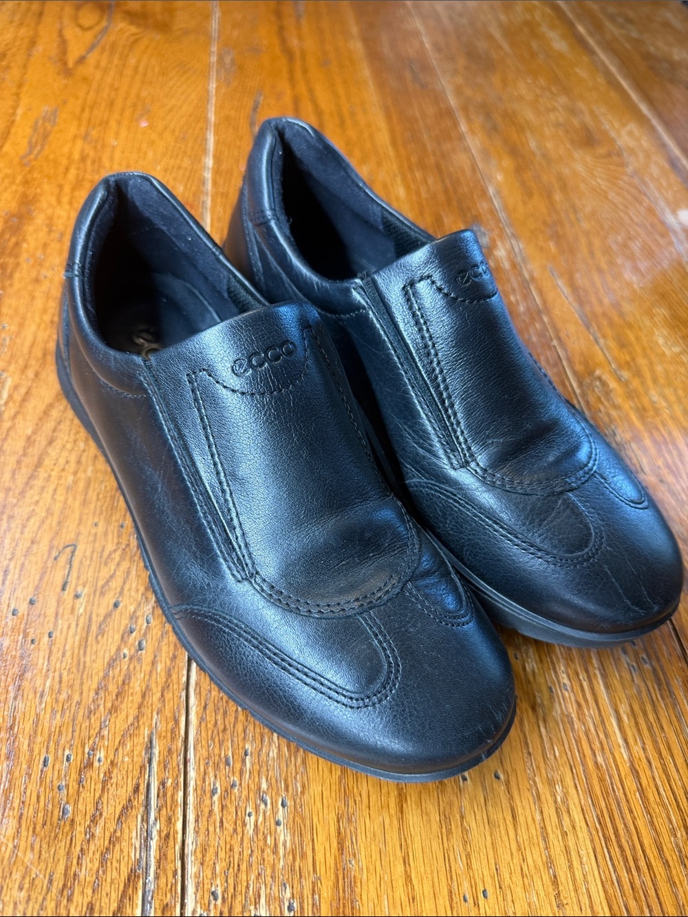 Ecco Black Leather Slip-On Loafers - 35 (5.0-5.5)